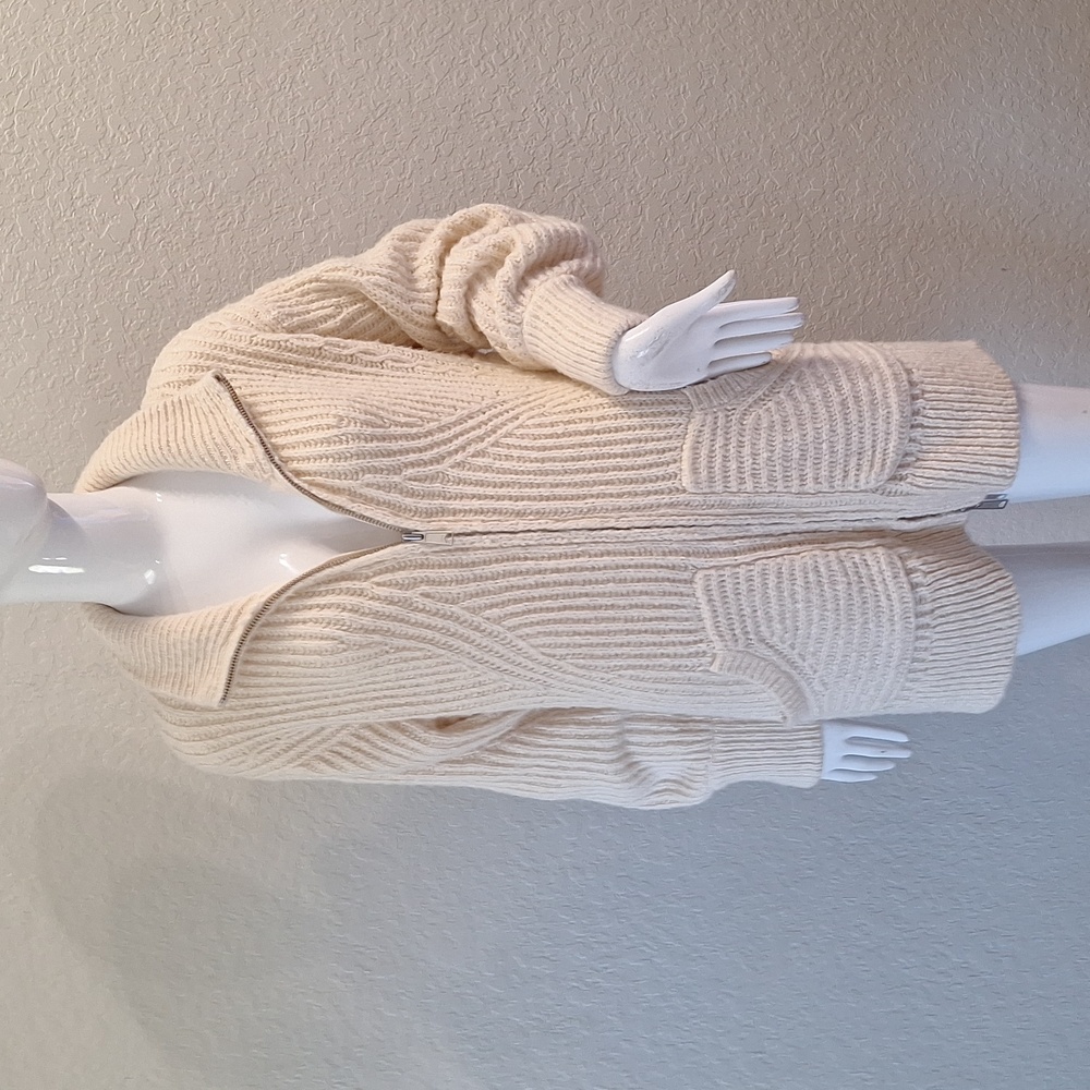 Pilcro Thick Chunky Cream Zip Front Sweater - Picture 10 of 17